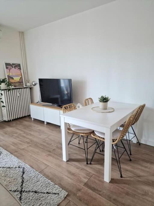 Appartement Cosy A 5 Min Des Plages Hyeres Exterior photo